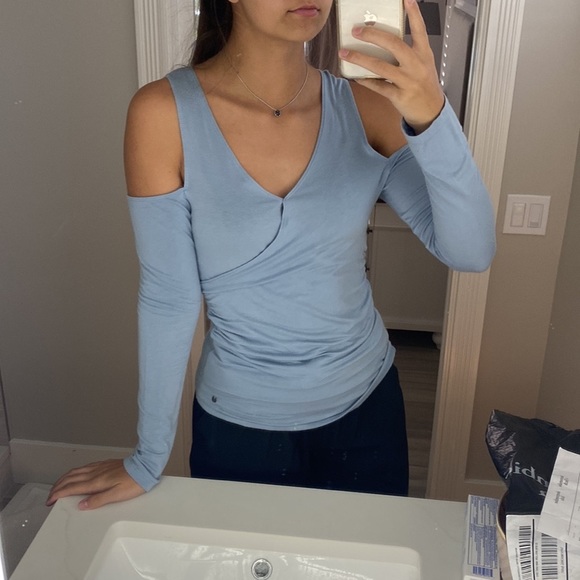 Abercrombie & Fitch Tops - Abercrombie & Fitch long sleeve top